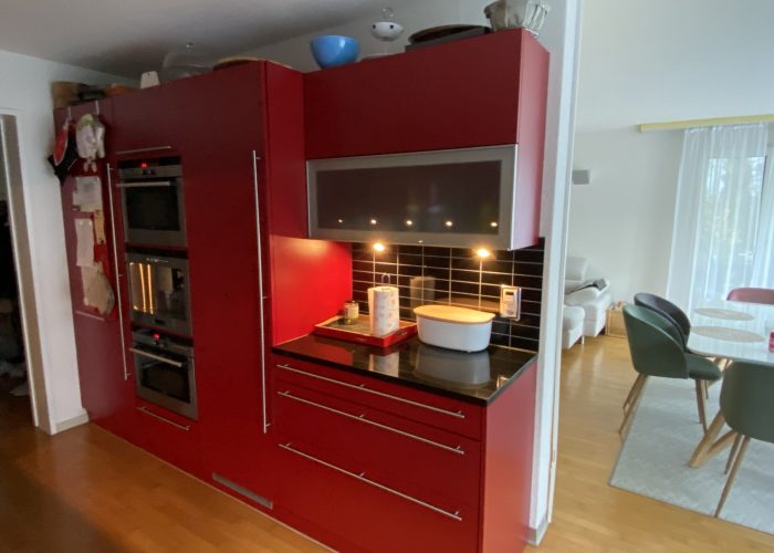 küchen folierung rot